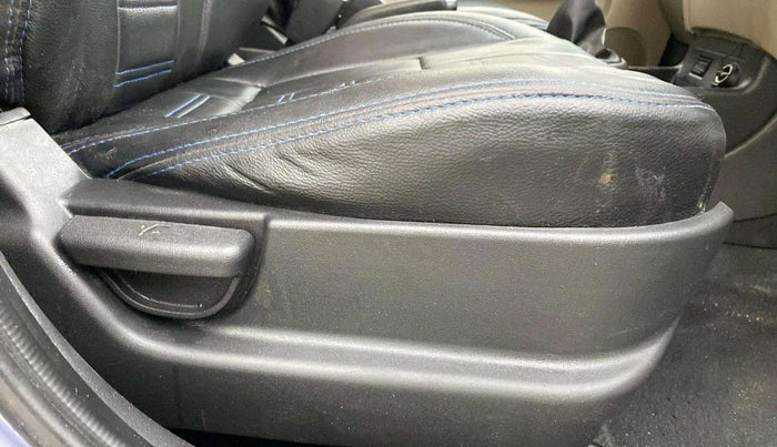 2012 Hyundai i20 MAGNA 1.2, Petrol, Manual, 71,548 km, Driver Side Adjustment Panel