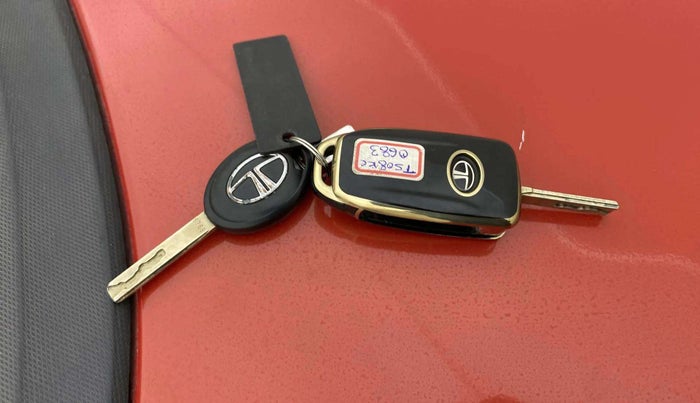 2023 Tata Tiago XT RHYTHM PETROL, Petrol, Manual, 11,513 km, Key Close Up