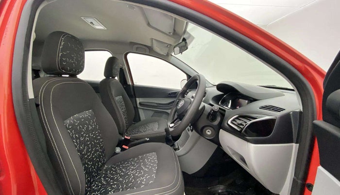 2023 Tata Tiago XT (O) PETROL, Petrol, Manual, 30,275 km, Right Side Front Door Cabin