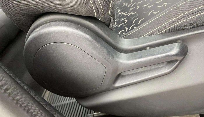 2023 Tata Tiago XT (O) PETROL, Petrol, Manual, 30,275 km, Driver Side Adjustment Panel
