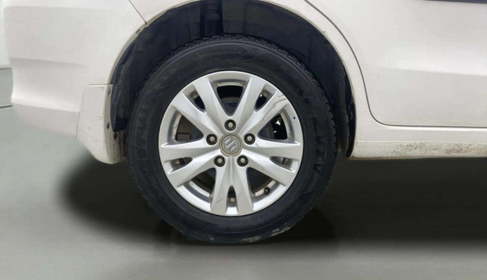 2017 Maruti Ertiga ZXI, Petrol, Manual, 40,711 km, Right Rear Wheel