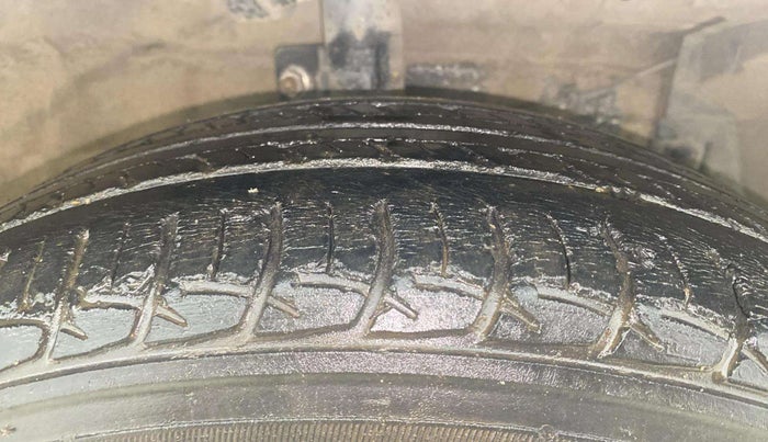 2017 Maruti Ertiga ZXI, Petrol, Manual, 40,711 km, Right Front Tyre Tread