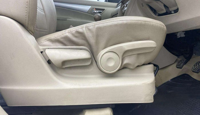 2017 Maruti Ertiga ZXI, Petrol, Manual, 40,711 km, Driver Side Adjustment Panel