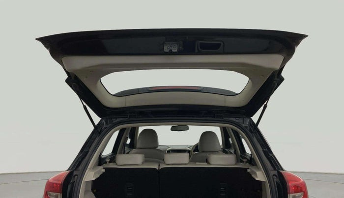 2019 Mahindra XUV300 W8 (O) 1.2 PETROL, Petrol, Manual, 89,438 km, Boot Door Open