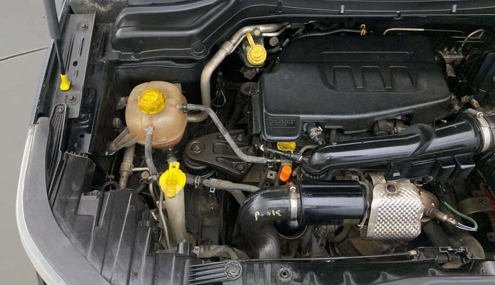 2019 Mahindra XUV300 W8 (O) 1.2 PETROL, Petrol, Manual, 89,438 km, Engine View - Right