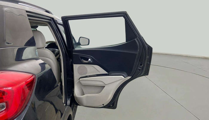 2019 Mahindra XUV300 W8 (O) 1.2 PETROL, Petrol, Manual, 89,438 km, RHS Rear Door