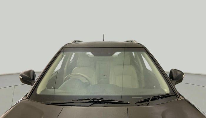 2019 Mahindra XUV300 W8 (O) 1.2 PETROL, Petrol, Manual, 89,438 km, Front Windshield