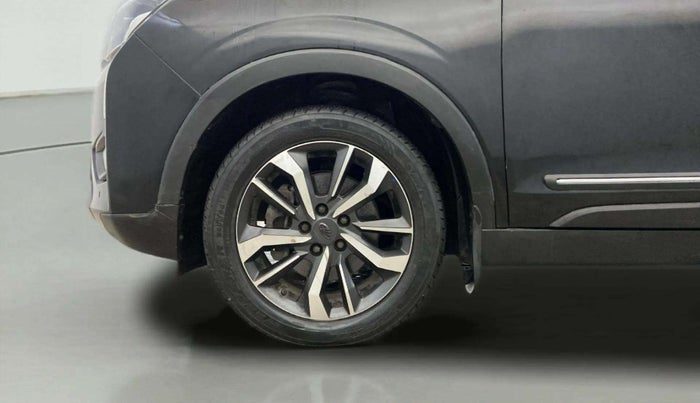 2019 Mahindra XUV300 W8 (O) 1.2 PETROL, Petrol, Manual, 89,438 km, Left Front Wheel