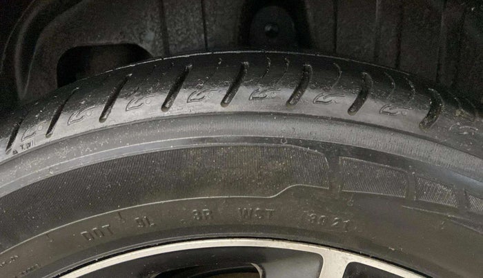 2019 Mahindra XUV300 W8 (O) 1.2 PETROL, Petrol, Manual, 89,438 km, Left Rear Tyre Tread