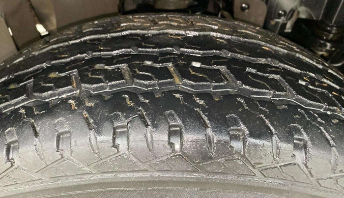 2021 Mahindra Thar AX (O) P 4WD MT CT, Petrol, Manual, 94,114 km, Right Front Tyre Tread