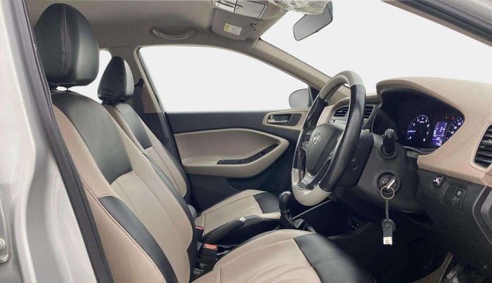 2017 Hyundai Elite i20 SPORTZ 1.2, CNG, Manual, 77,434 km, Right Side Front Door Cabin