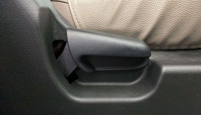 2014 Maruti Wagon R 1.0 VXI, Petrol, Manual, 77,888 km, Driver Side Adjustment Panel