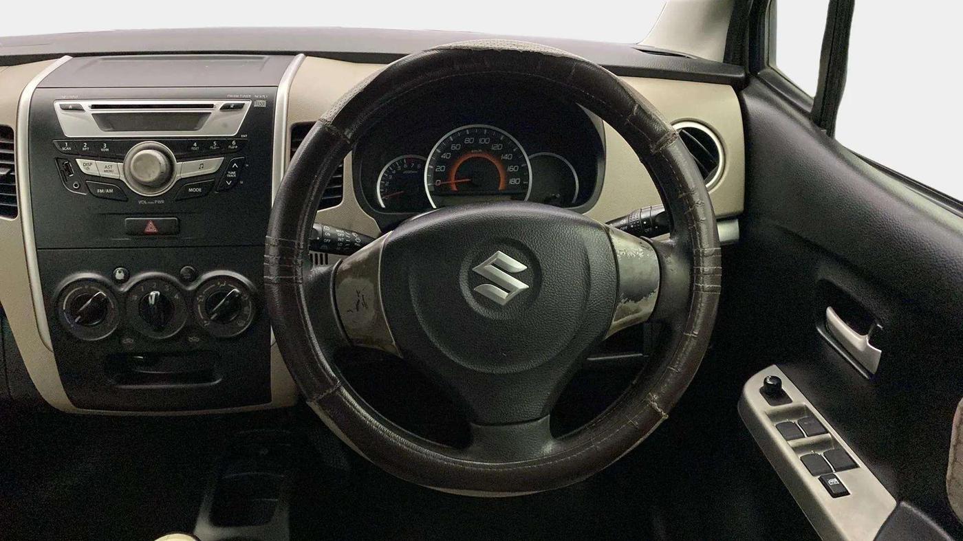 2014 Maruti Wagon R 1.0 VXI, Petrol, Manual, 77,888 km, Steering Wheel Close Up