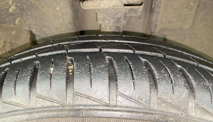 2022 Renault Kwid RXL 0.8 (O), Petrol, Manual, 8,351 km, Right Front Tyre Tread