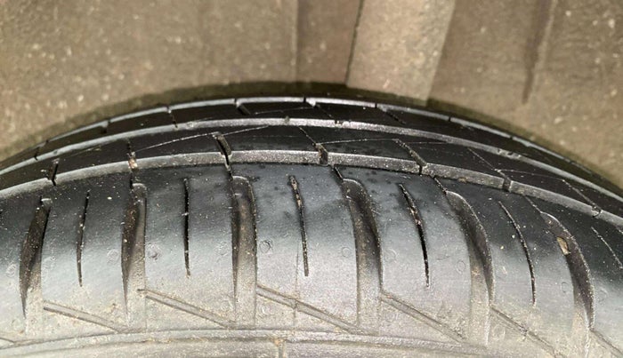 2022 Renault Kwid RXL 0.8 (O), Petrol, Manual, 8,351 km, Left Rear Tyre Tread