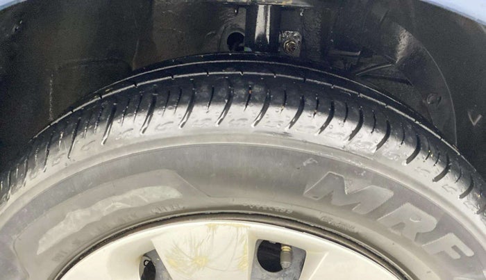 2016 Maruti Baleno DELTA PETROL 1.2, Petrol, Manual, 71,575 km, Right Front Tyre Tread