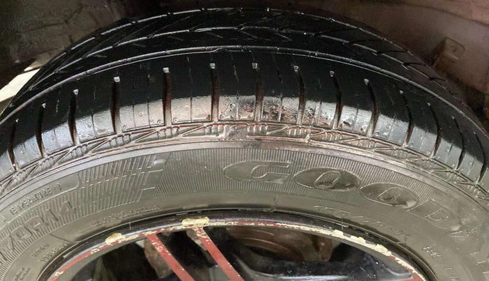 2019 Honda Amaze 1.2L I-VTEC S, CNG, Manual, 74,390 km, Left Front Tyre Tread
