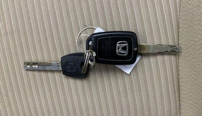 2019 Honda Amaze 1.2L I-VTEC S, CNG, Manual, 74,390 km, Key Close Up