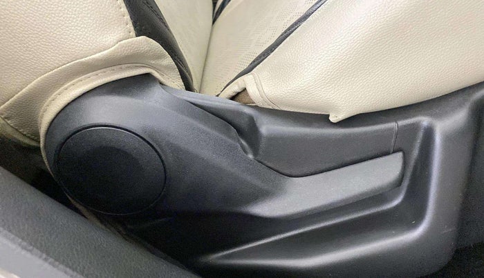 2019 Maruti New Wagon-R ZXI 1.2, Petrol, Manual, 58,677 km, Driver Side Adjustment Panel