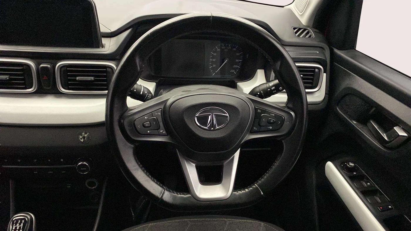 2022 Tata PUNCH CREATIVE IRA 1.2 RTN DUAL TONE, Petrol, Manual, 30,561 km, Steering Wheel Close Up