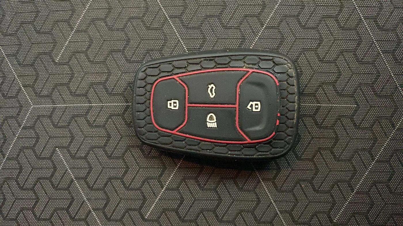 2022 Tata PUNCH CREATIVE IRA 1.2 RTN DUAL TONE, Petrol, Manual, 30,561 km, Key Close Up