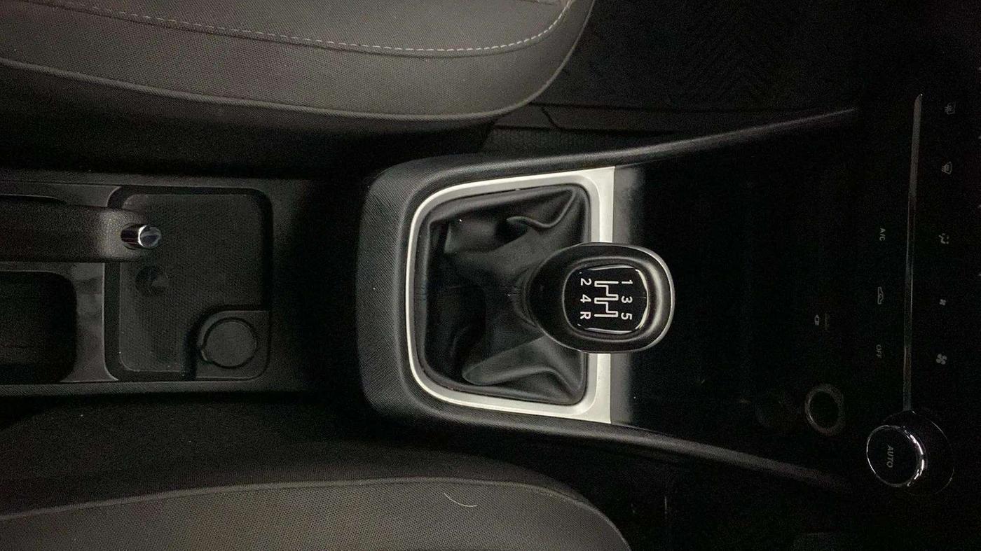 2022 Tata PUNCH CREATIVE IRA 1.2 RTN DUAL TONE, Petrol, Manual, 30,561 km, Gear Lever