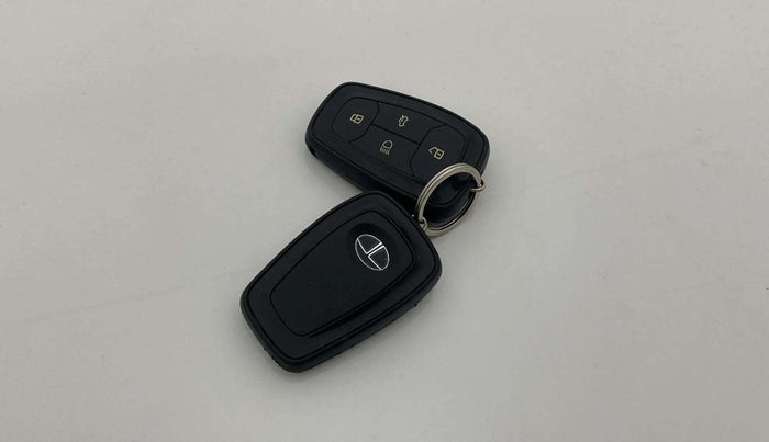 2018 Tata NEXON XZ PLUS PETROL, CNG, Manual, 57,510 km, Key Close Up