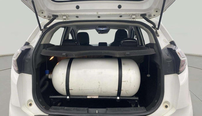 2018 Tata NEXON XZ PLUS PETROL, CNG, Manual, 57,510 km, Boot Inside