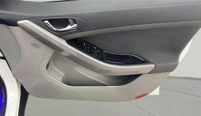 2018 Tata NEXON XZ PLUS PETROL, CNG, Manual, 57,510 km, Driver Side Door Panels Control