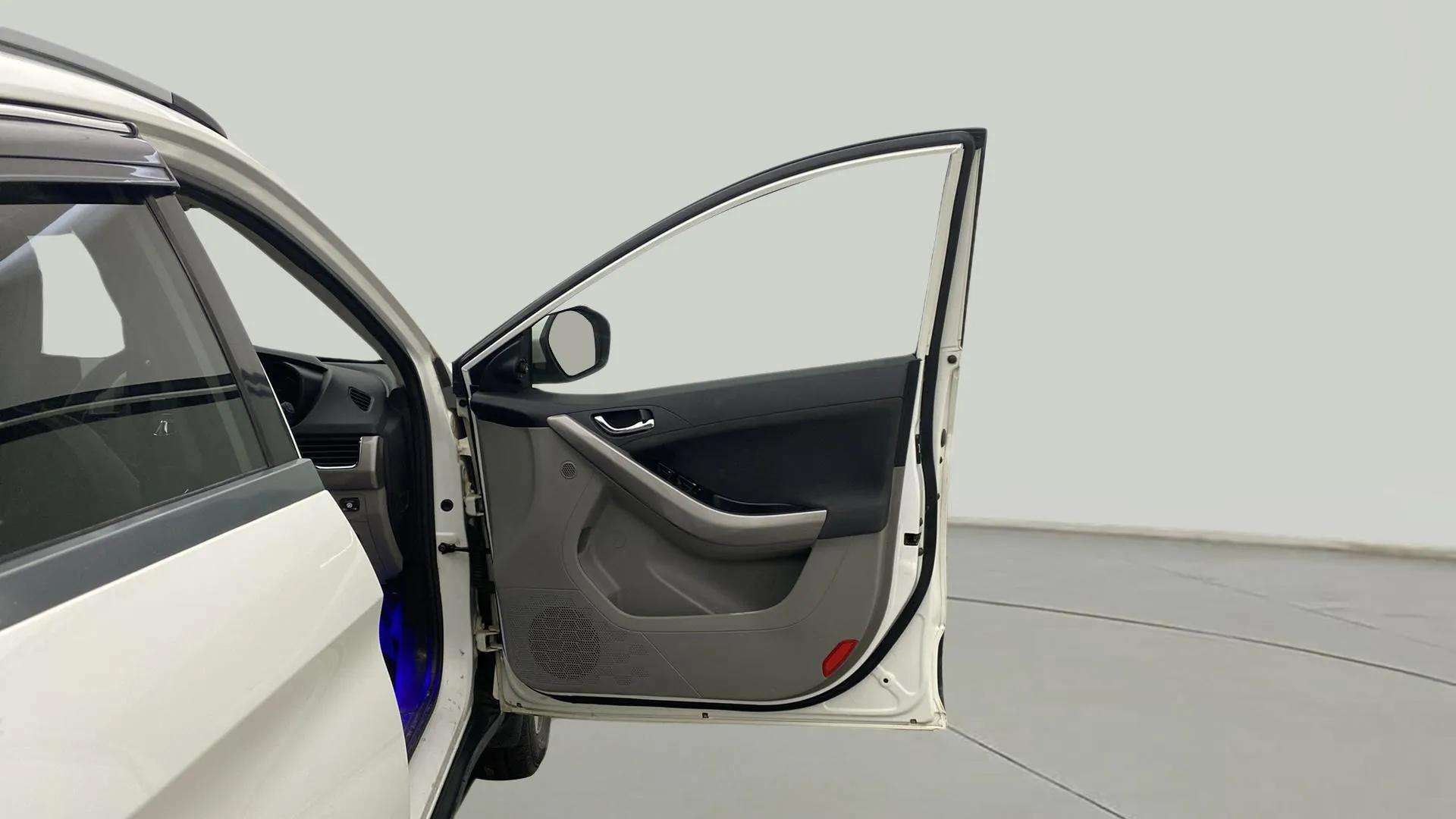 RHS-Front-Door-Open-32
