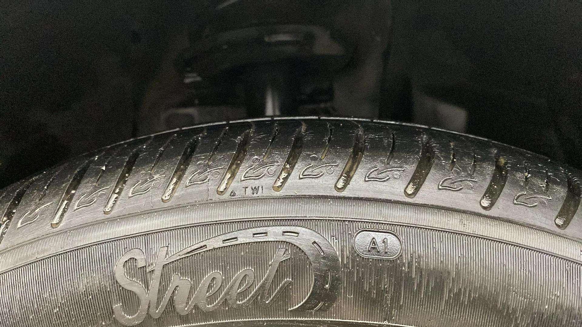 RHS-Front-Tyre-Tread-18