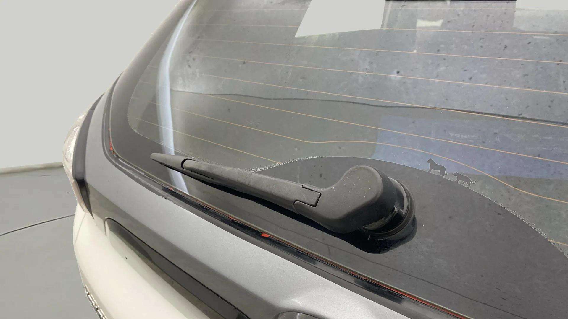 Rear-windshield-wiper-blade-24