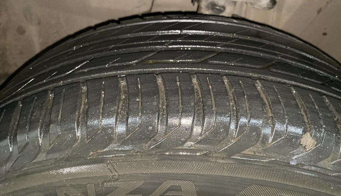 2018 Jeep Compass LIMITED 1.4 PETROL AT, Petrol, Automatic, 75,961 km, Left Front Tyre Tread