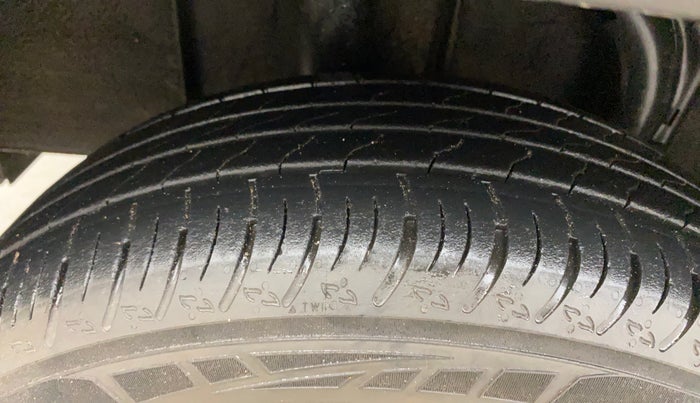 2023 Nissan MAGNITE XV PREMIUM, Petrol, Manual, 12,359 km, Right Rear Tyre Tread