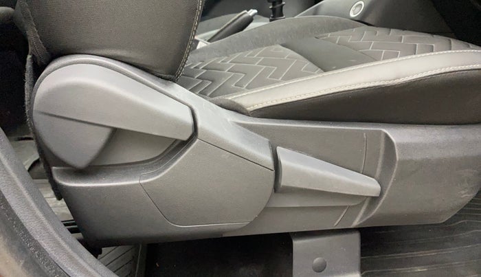 2023 Nissan MAGNITE XV PREMIUM, Petrol, Manual, 12,359 km, Driver Side Adjustment Panel