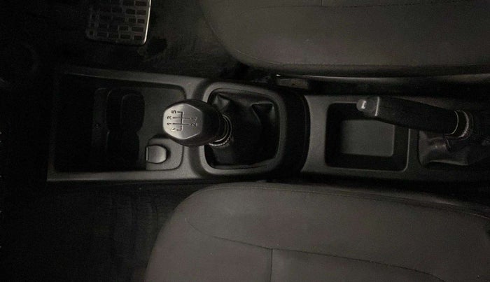 2017 Renault Kwid RXT 1.0, Petrol, Manual, 63,431 km, Gear Lever