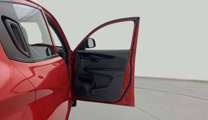 2018 Mahindra KUV 100 NXT K2 P 6 STR, Petrol, Manual, 1,22,395 km, RHS Front Door