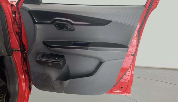 2018 Mahindra KUV 100 NXT K2 P 6 STR, Petrol, Manual, 1,22,395 km, Driver Side Door Panels Control