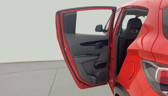 2018 Mahindra KUV 100 NXT K2 P 6 STR, Petrol, Manual, 1,22,395 km, LHS Rear Door