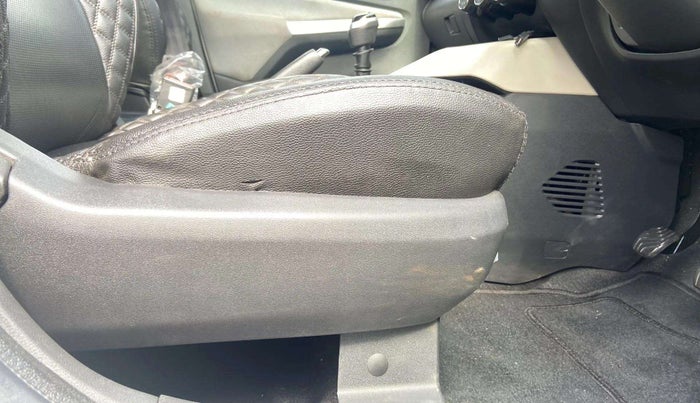 2023 Nissan MAGNITE XE, Petrol, Manual, 10,007 km, Driver Side Adjustment Panel