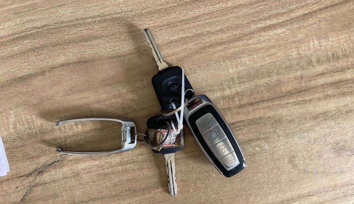 2023 Nissan MAGNITE XE, Petrol, Manual, 10,007 km, Key Close Up