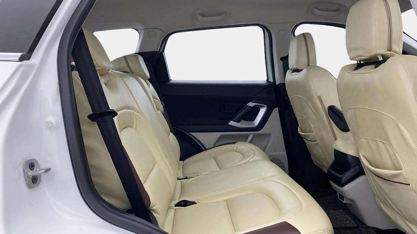 2022 Tata Safari XM, Diesel, Manual, 13,331 km, Right Side Rear Door Cabin