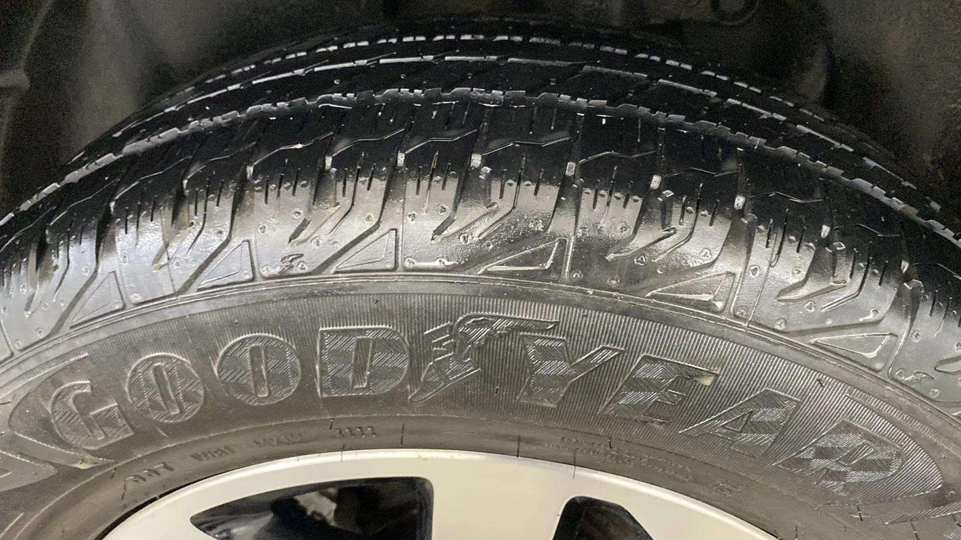 2022 Tata Safari XM, Diesel, Manual, 13,331 km, Left Front Tyre Tread