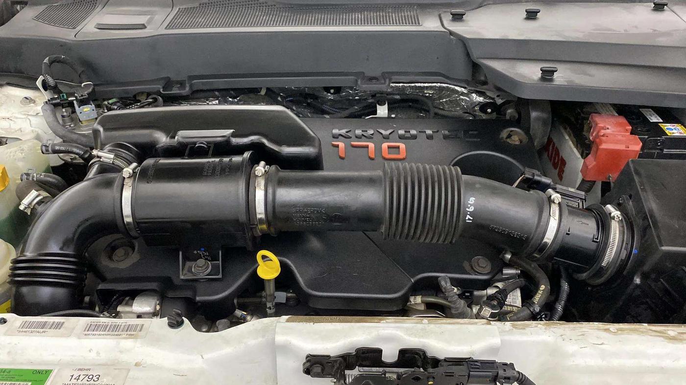 2022 Tata Safari XM, Diesel, Manual, 13,331 km, Engine View
