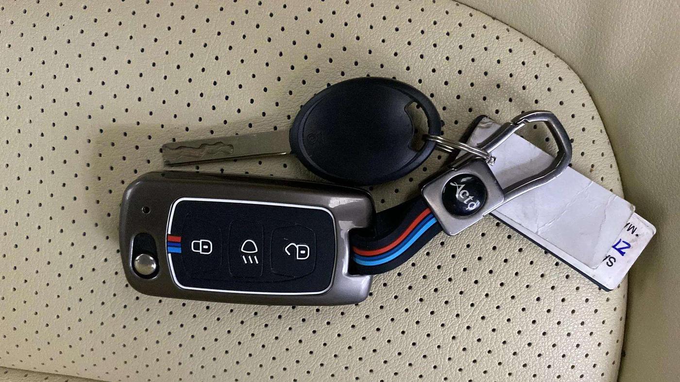 2022 Tata Safari XM, Diesel, Manual, 13,331 km, Key Close Up