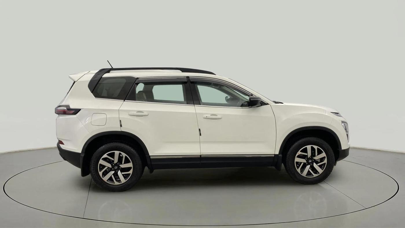 2022 Tata Safari XM, Diesel, Manual, 13,331 km, Right Side View