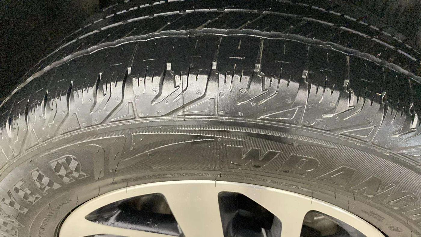 2022 Tata Safari XM, Diesel, Manual, 13,331 km, Right Rear Tyre Tread