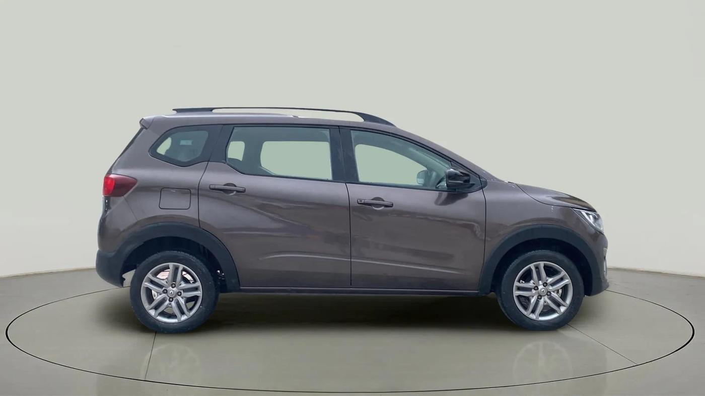 2021 Renault TRIBER RXZ, Petrol, Manual, 44,043 km, Right Side View