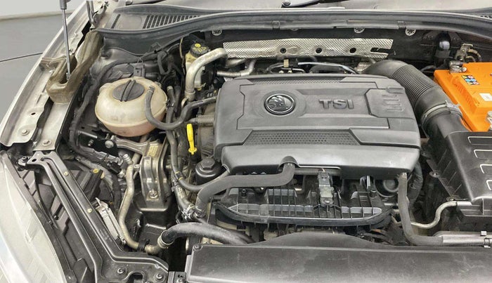 2017 Skoda Superb L&K 1.8 TSI AT, Petrol, Automatic, 87,280 km, Engine View - Right