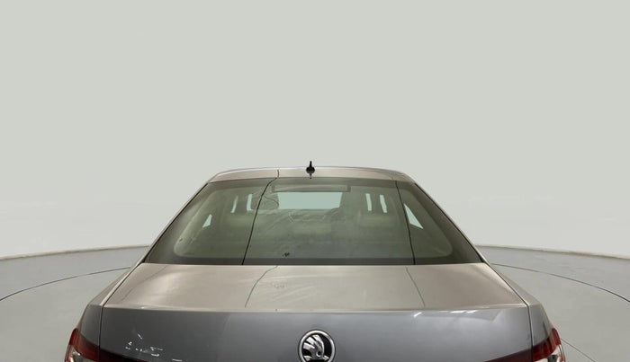 2017 Skoda Superb L&K 1.8 TSI AT, Petrol, Automatic, 87,280 km, Rear Windshield